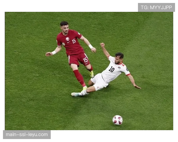 绝平点球被VAR取消,蒙扎球员赛后围堵裁判组讨要说法